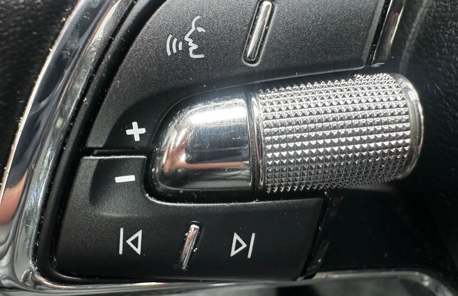 Zunanja slika - Škoda Kamiq - 1.0 TSI  81 kW.LED.GRET.SEDEŽEV.SAMO 82.000 KM - 9