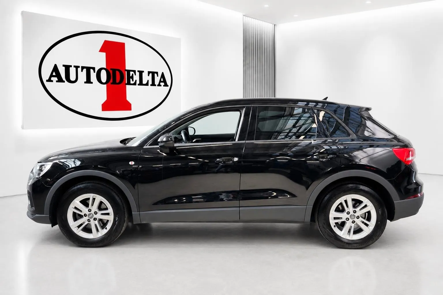 Zunanja slika - Audi Q3 - 35 TFSI S tronic 110 150 ODLIČEN SUPER PRILOŽNO - 3