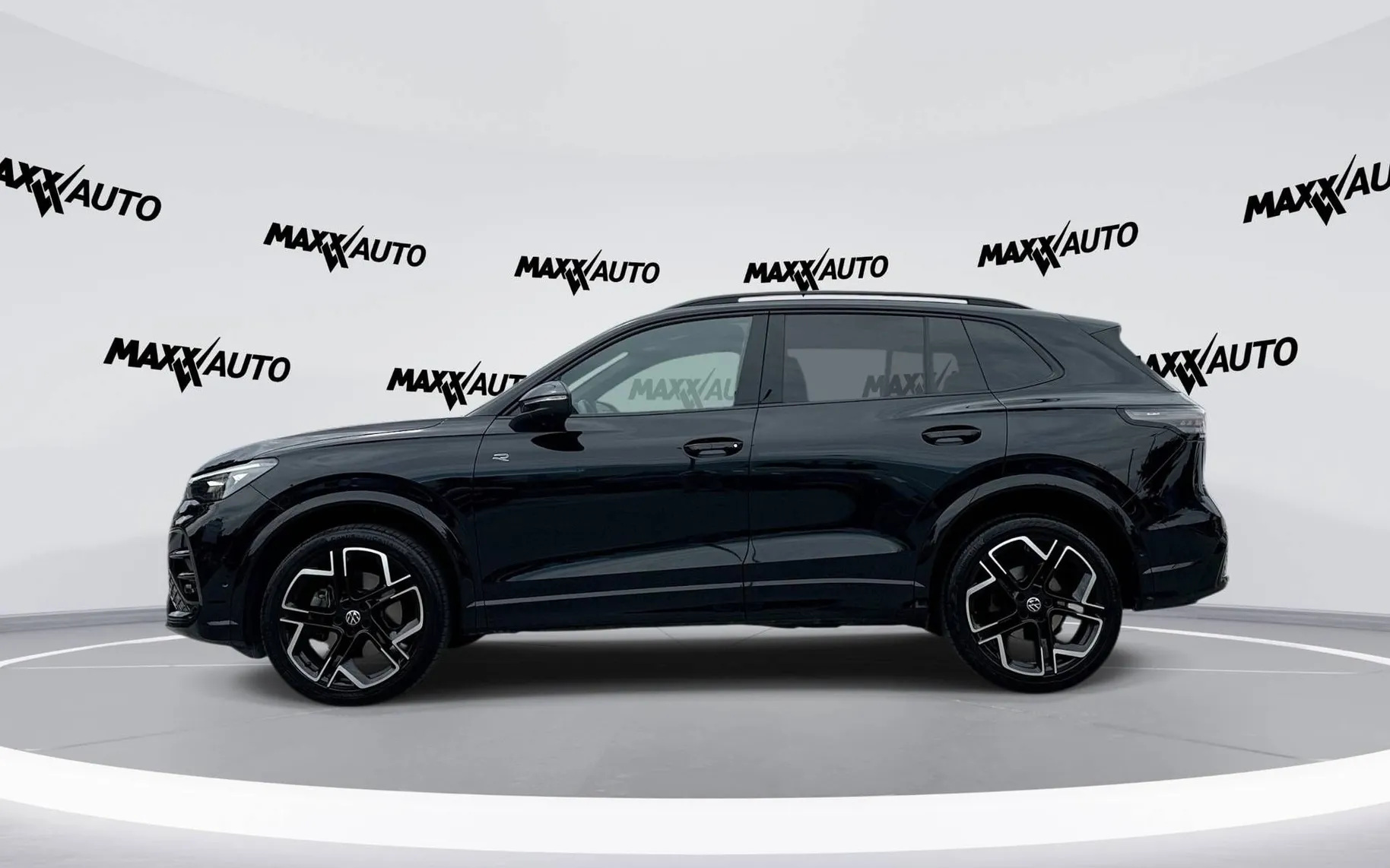 Notranja slika - VW Tiguan - 4motion 2.0 TDI BMT R-Line DSG - 8
