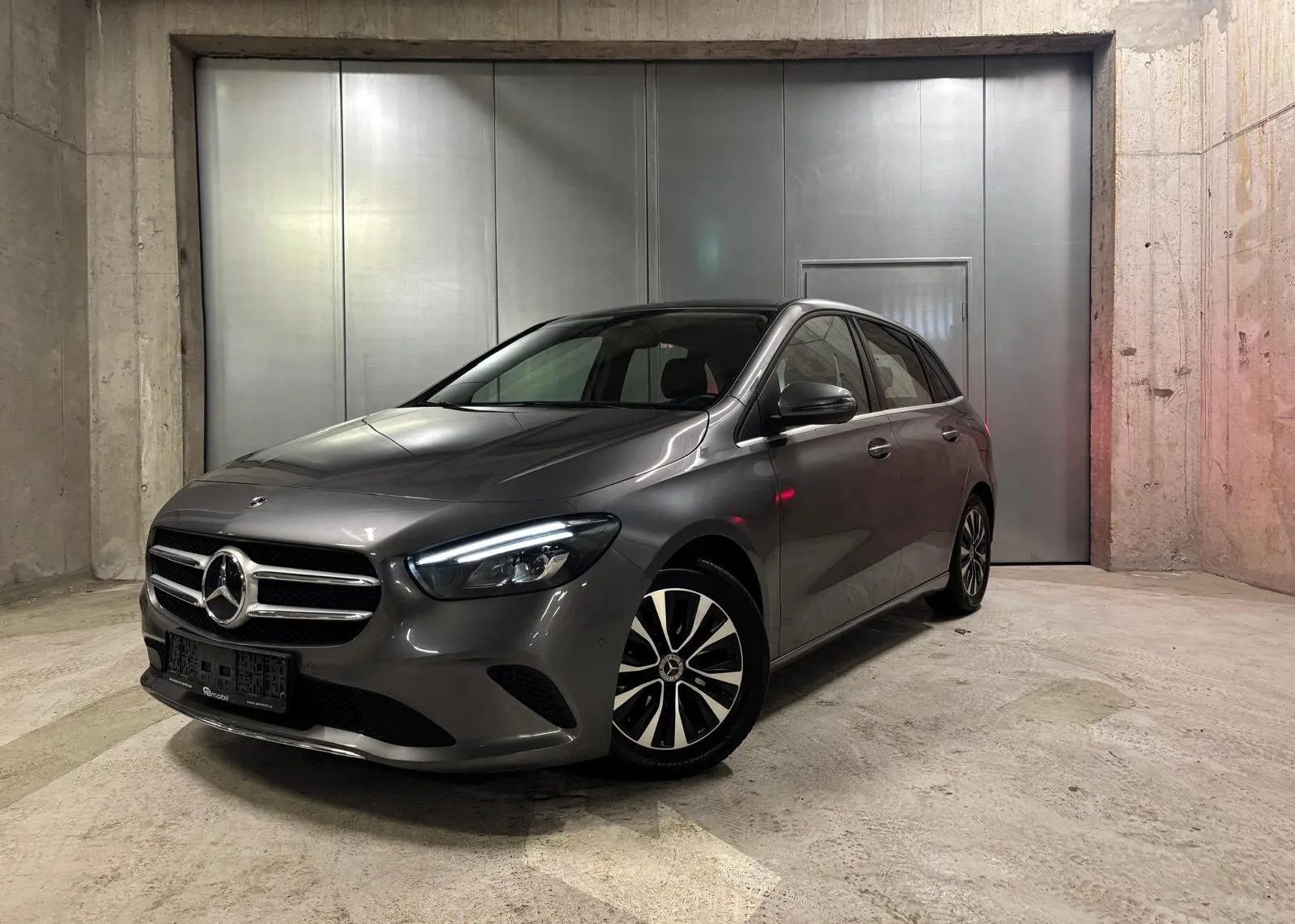 Zunanja slika - Mercedes-Benz B-Razred - B 180d - AUT - 1.LASTNIK - SLO - KAMERA - ISOFIX- - 1