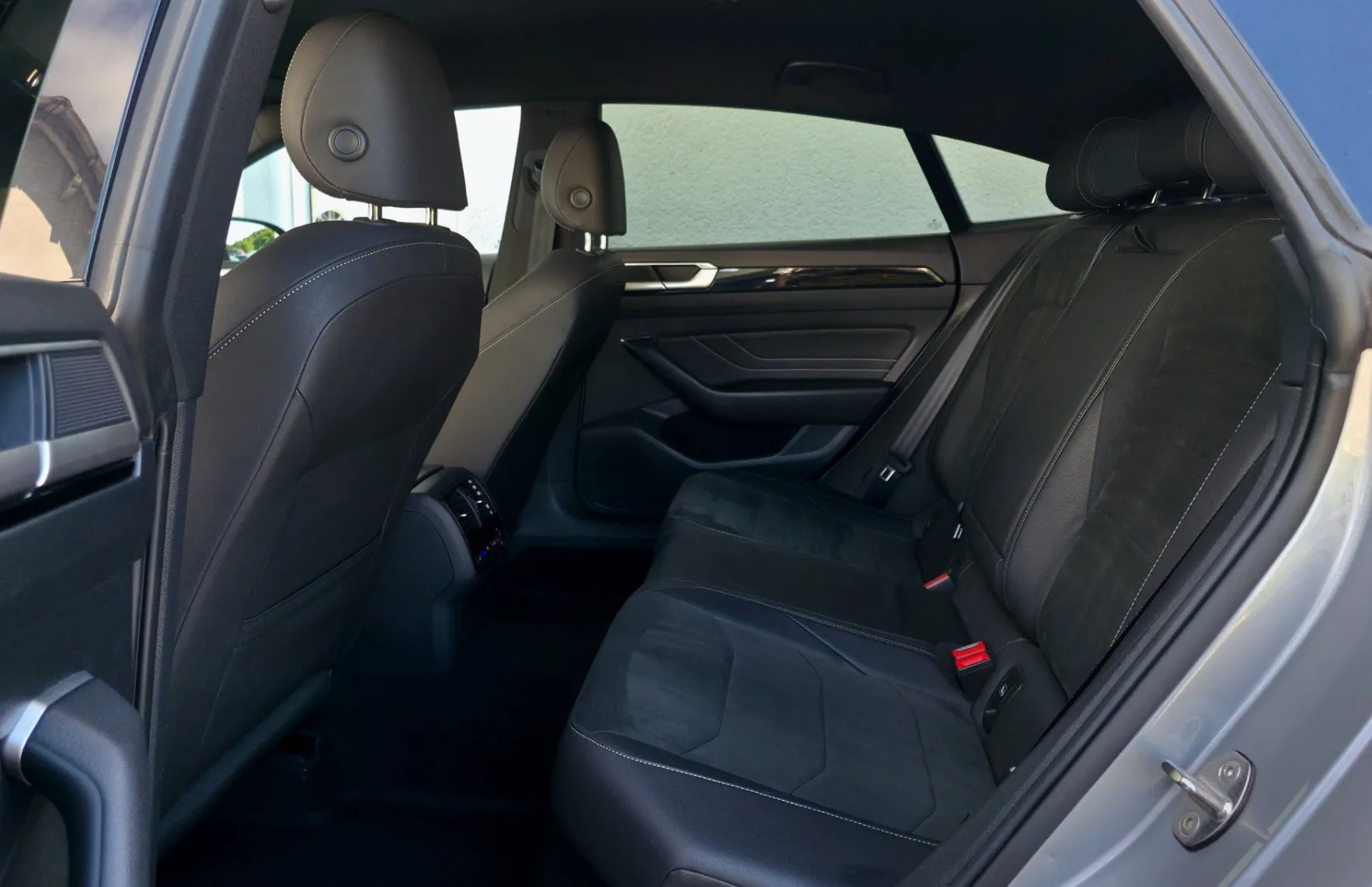 Zunanja slika - Volkswagen Arteon - 2.0TDI DSG R-Line IQ.MATRIX•ACC•GRETJE•KEYLESS•18C - 7