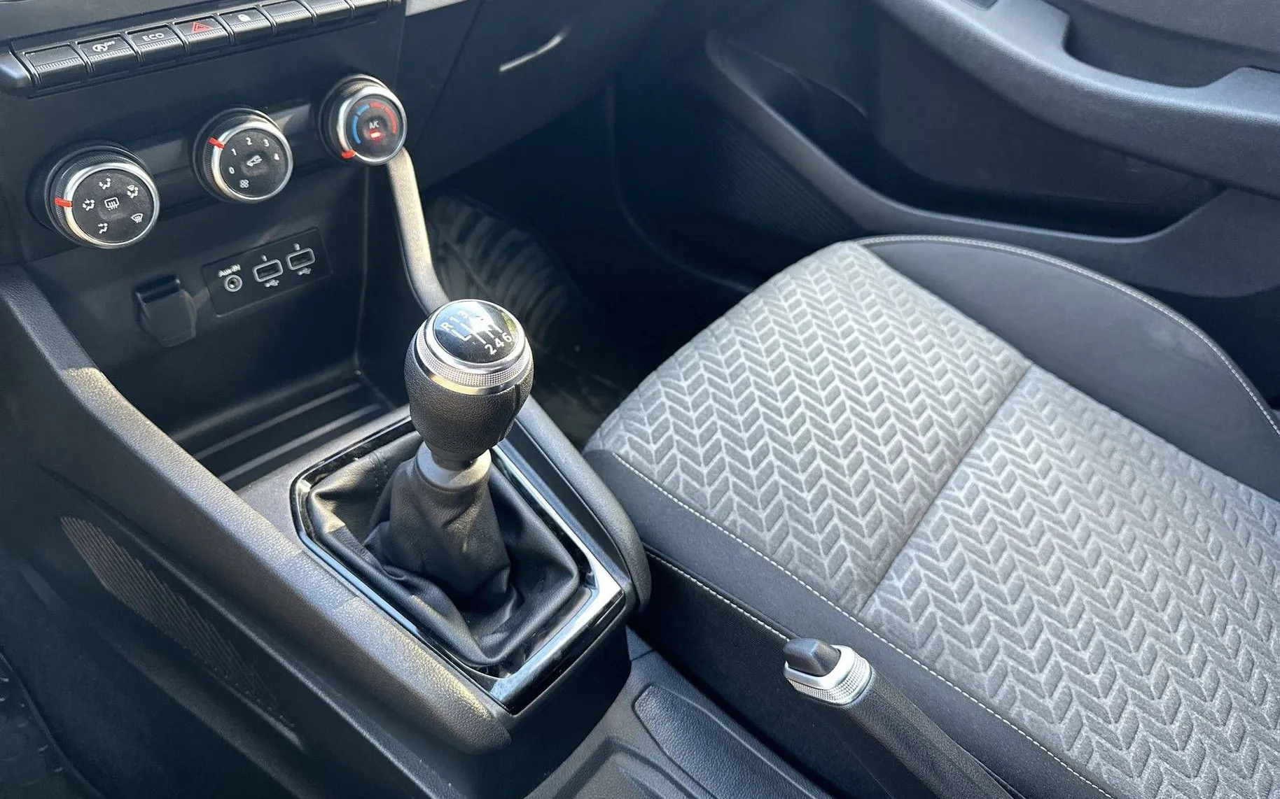 Notranja slika - Renault Clio - TCe 90 Evolution - 20