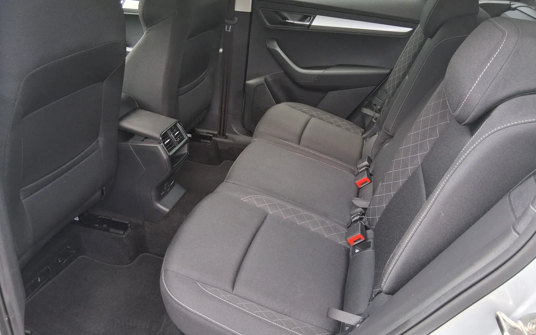 Zunanja slika - Škoda Karoq - Style 1.5 TSI 110kW DSG +NAVI+KAMERA+ACC - 8