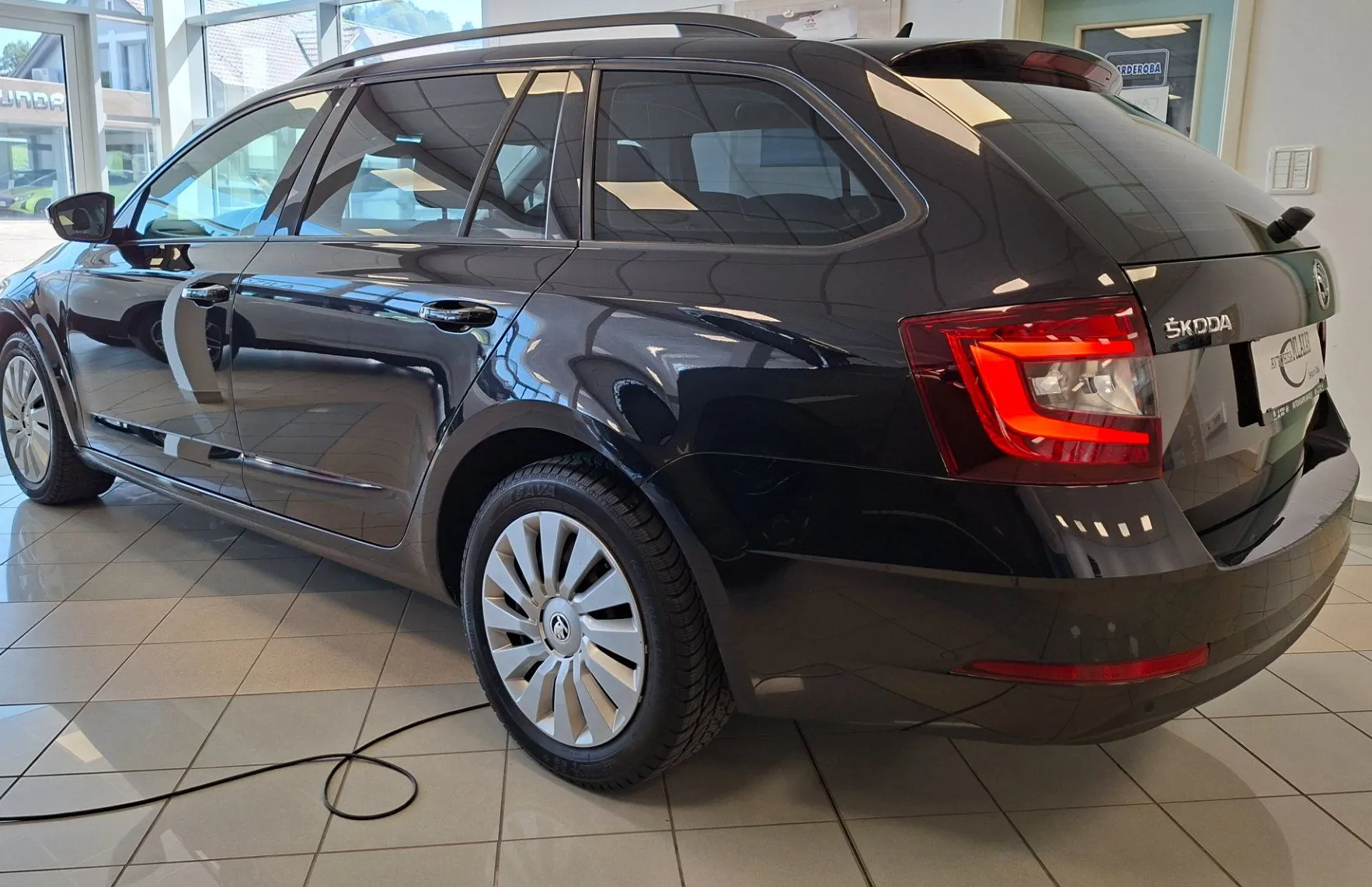 Zunanja slika - Škoda Octavia - Combi 1.0 TSI Family-LED-NAVI-PDC-ODLIČEN- - 3