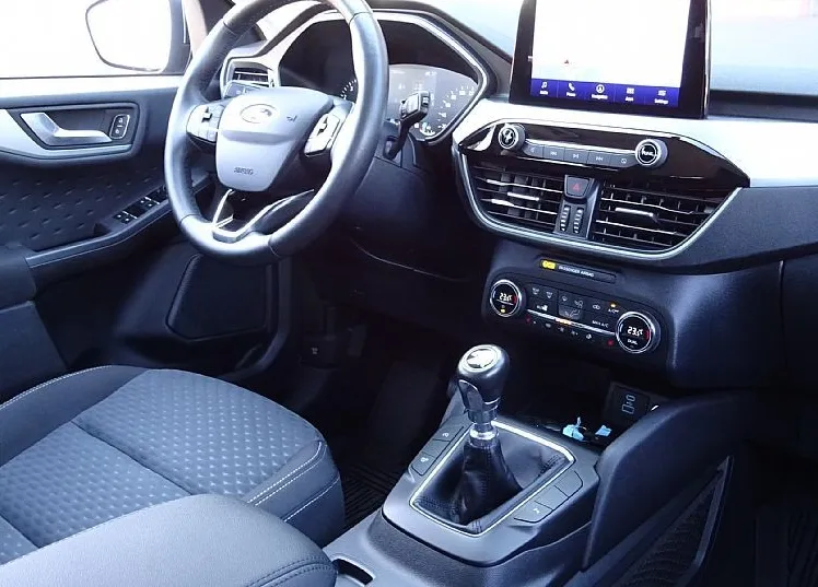 Zunanja slika - Ford Kuga - 1.5 TREND 120KM - NAVI - GRETJE VOLANA. SEDEŽEV- - 10