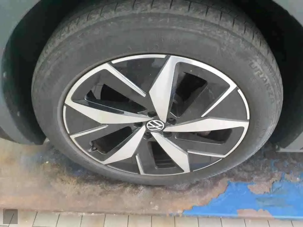 Zunanja slika - Volkswagen ID.4 - GTX NEMŠKI+4ALU.4x4.PANORA.KLJUKA.KAMERA.220KW.ACC - 7
