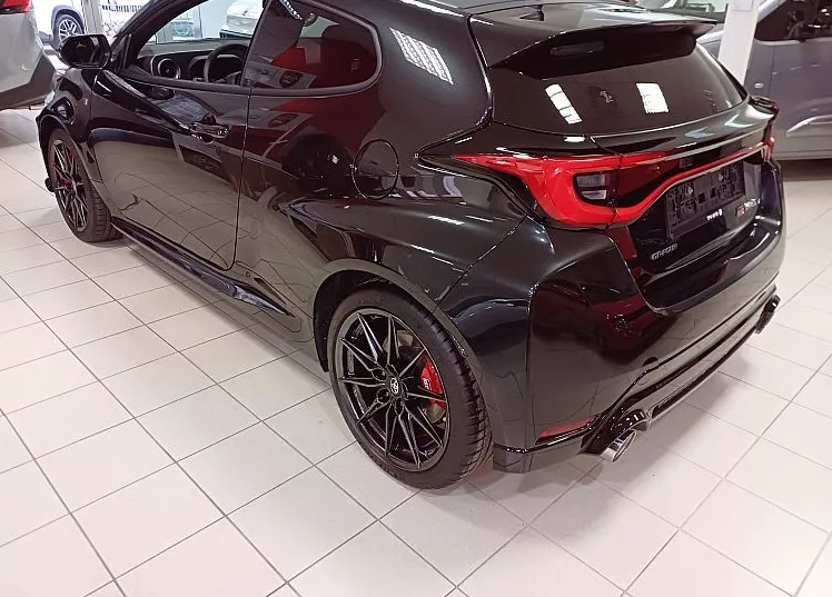 Zunanja slika - Toyota GR Yaris - 1.6L Turbo AT 8 Race JBL - 2