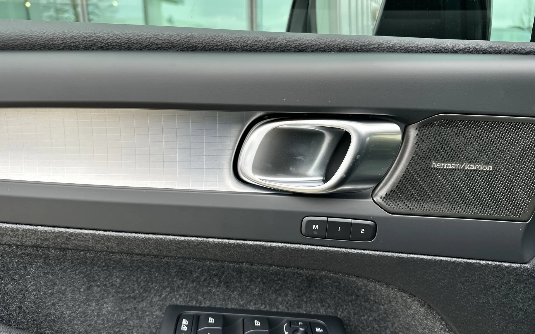 Zunanja slika - Volvo XC40 - B3  P  Plus Black Edition... - 12