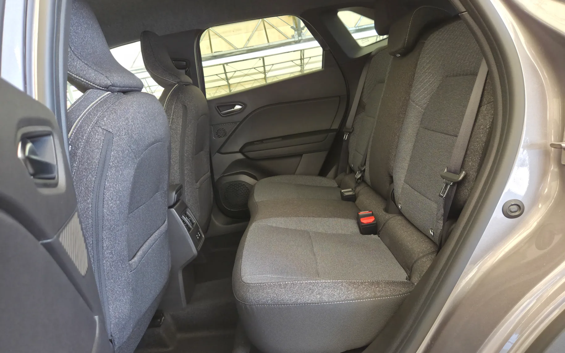 Zunanja slika - Renault Captur - Techno TCe 140 + Zimske gume+Servis - 16