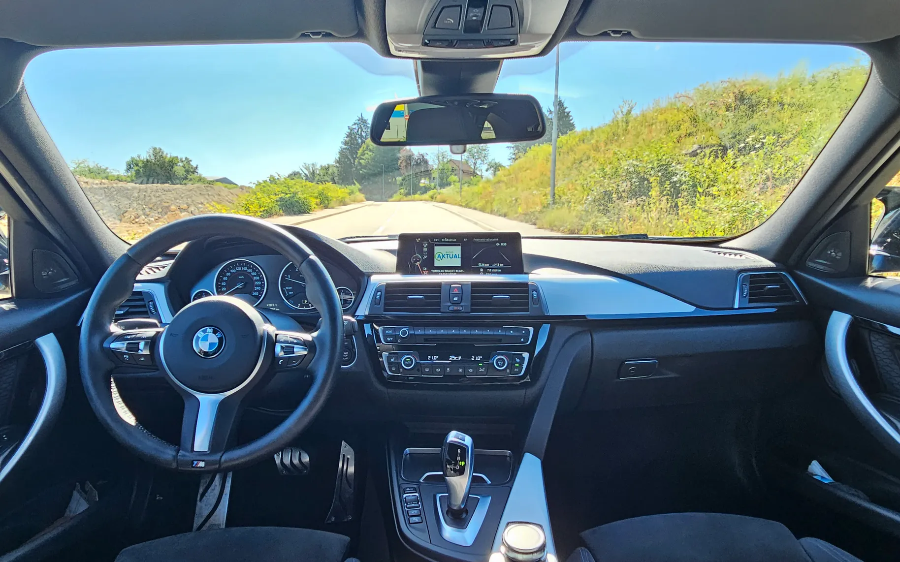 Notranja slika - BMW Serija 3 - 320d xdrive touring M sport - 11