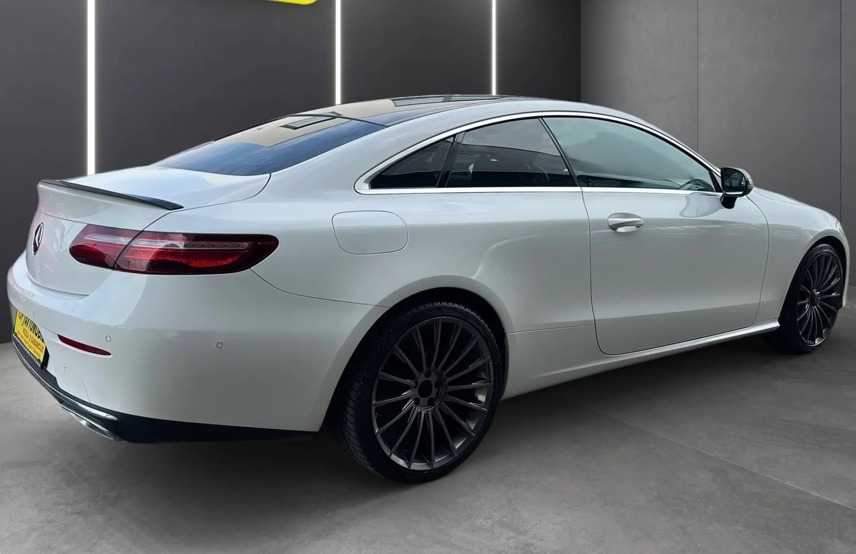 Zunanja slika - Mercedes-Benz E-Razred - COUPE 200 20COL AMG LED NAVI PDC TEM KAMERA TOP - 8