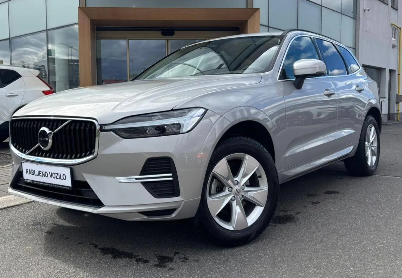 Zunanja slika - Volvo XC60 - VOLVO  B5P AWD Core KAMERA-ACC-KEYLESS - 1