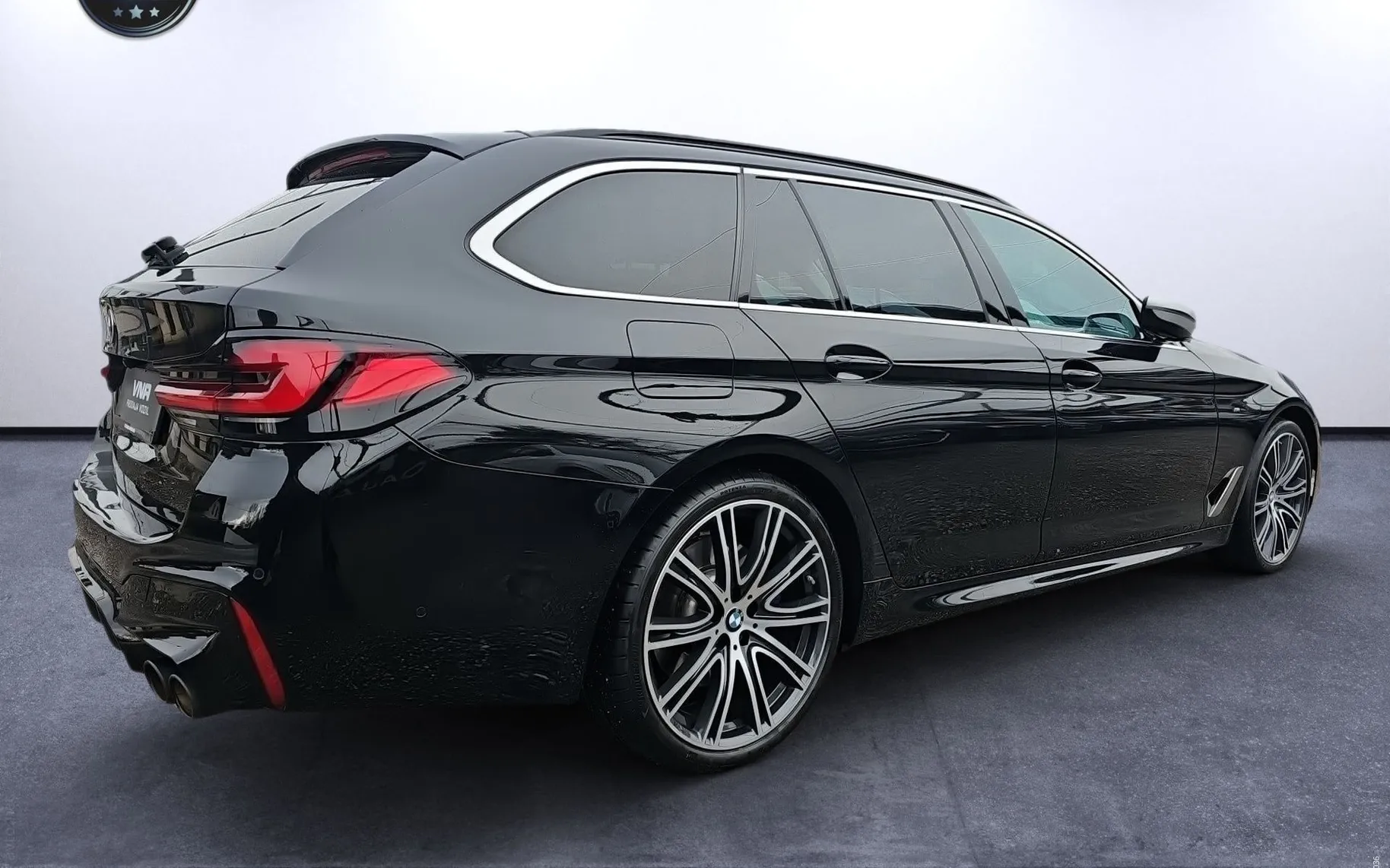 Zunanja slika - BMW serija 5 Touring: - 530i xDrive |M-IZPUH-VOLAN|BOWERS|KAMERA|AMBIENT| - 4