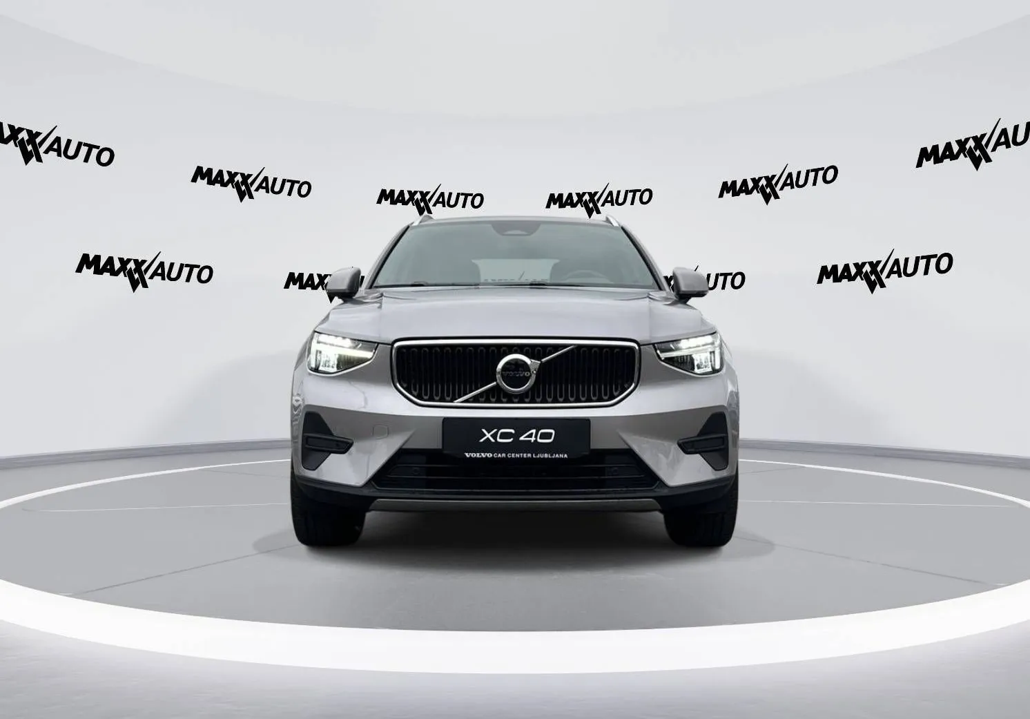 Zunanja slika - Volvo XC40 - B3 P Core AT DCT 3 leta garancije + 3 servisi - 2