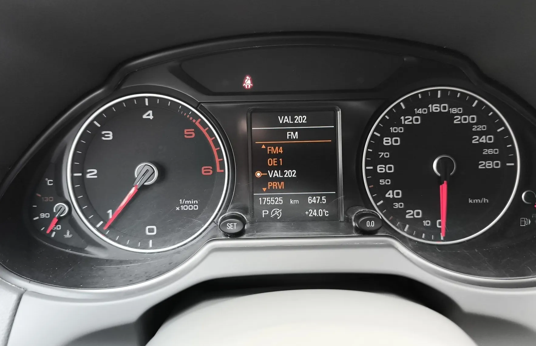 Zunanja slika - Audi Q5 - quattro 2.0 TDI Business Plus- SAMO 175 TKM - 12