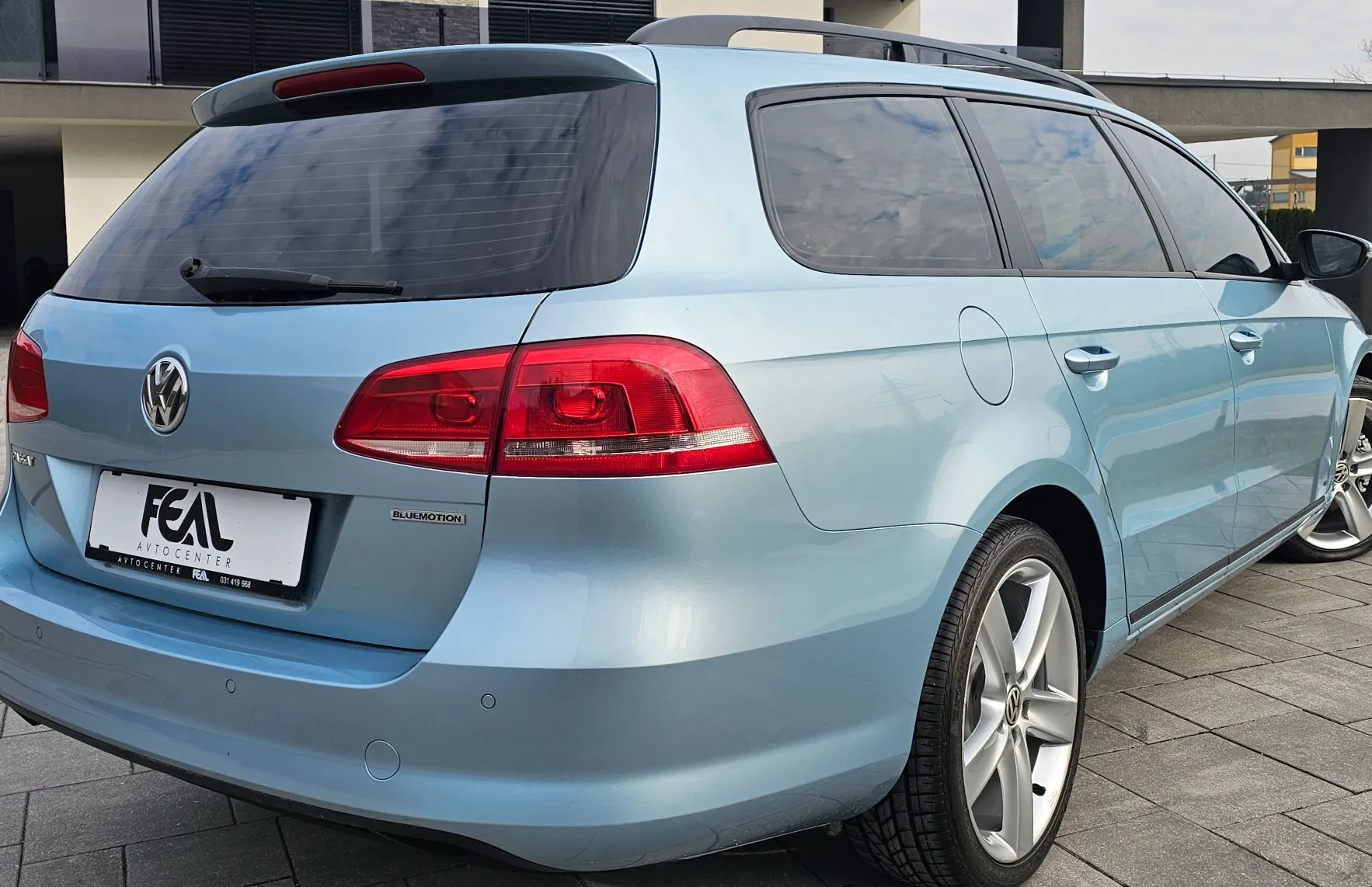 Zunanja slika - VW Passat - Variant 1.6 TDI-ODLIČEN-SERVISNA  KNJIGA-TEMPOMAT... - 3