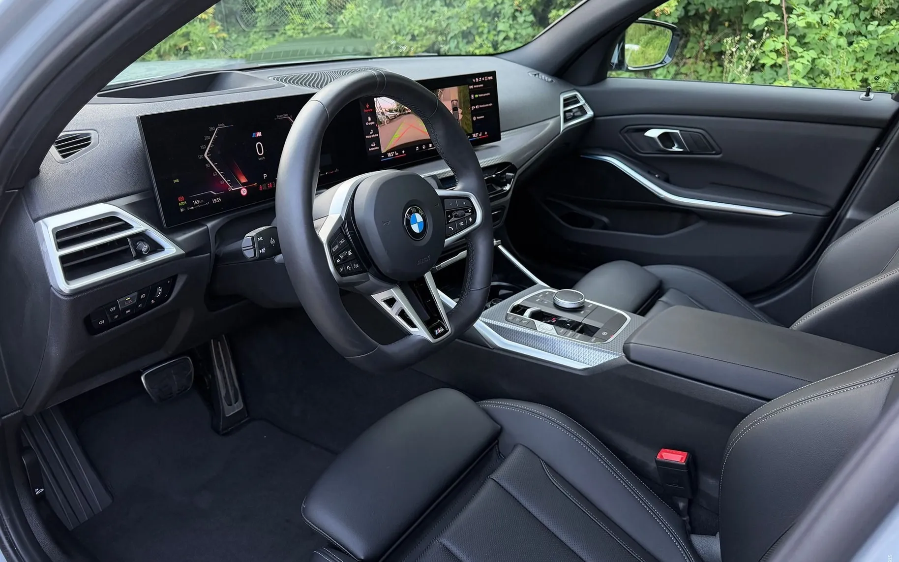 Notranja slika - BMW serija 3: - 330d xDrive M-SPORT|Pano|ACC|360kam|HeadUp|Keyless - 7