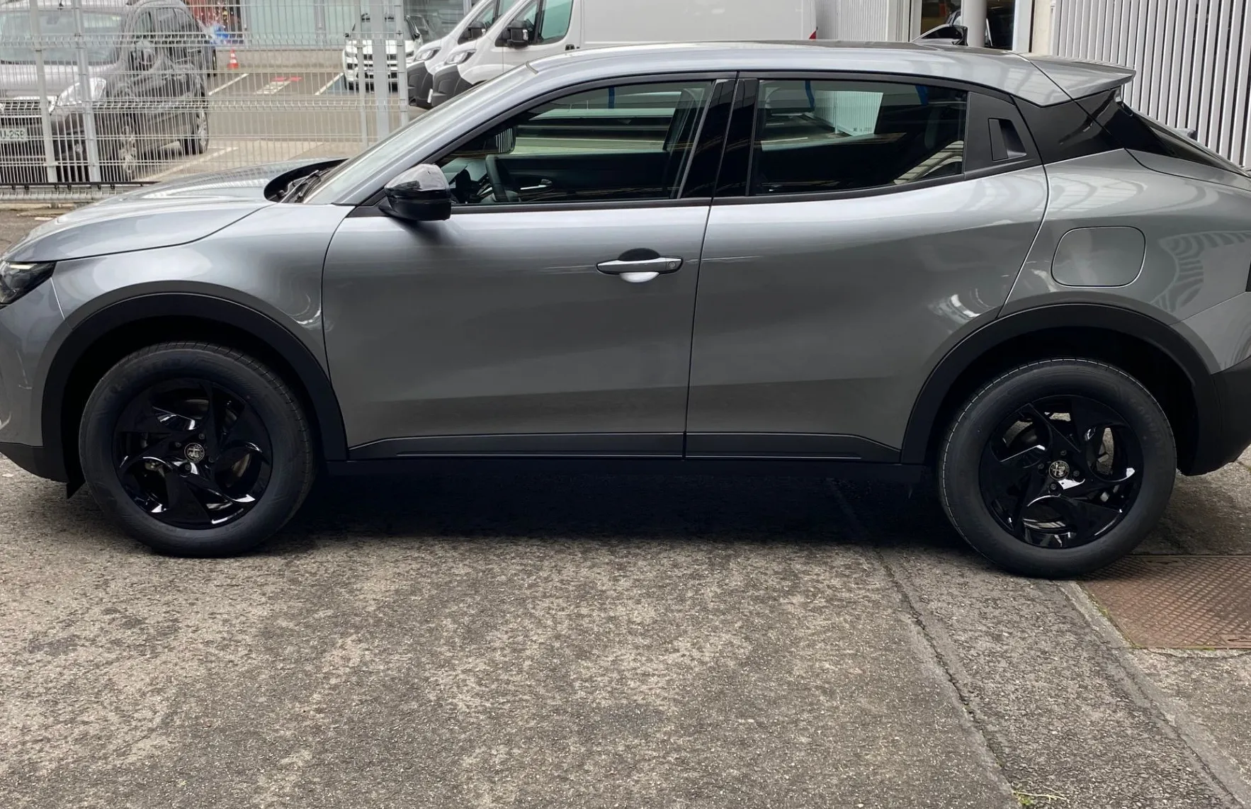 Zunanja slika - Alfa Romeo Junior - 1.2 E-DCT6 MHEV100 kW  136KM  CORE - 3