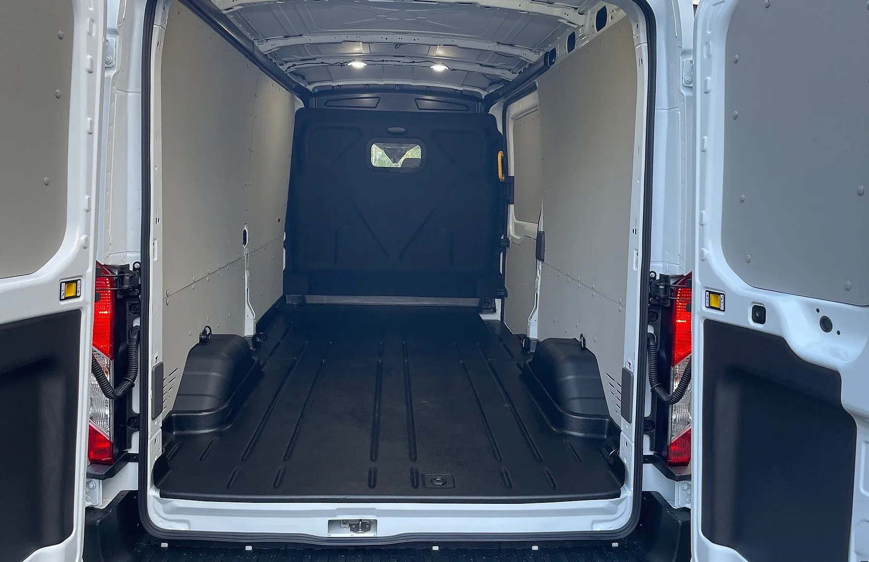 Zunanja slika - Ford Transit - E- FURGON L3H2 - 15