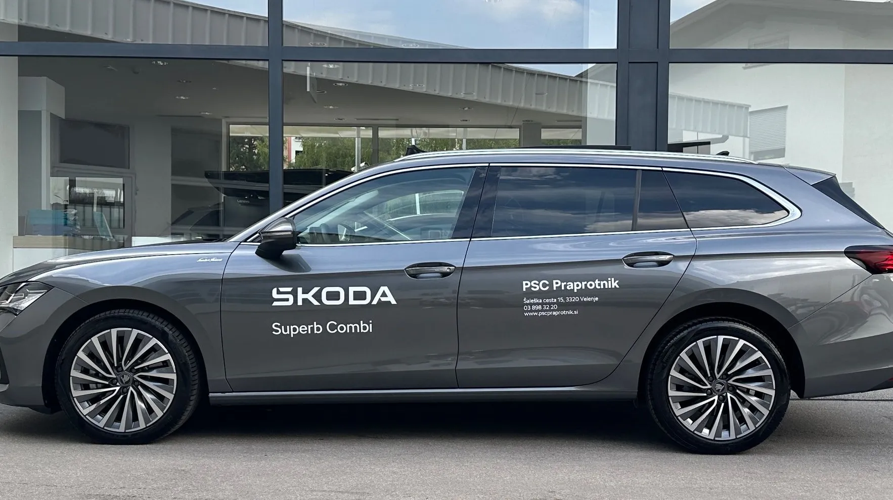 Zunanja slika - Škoda Superb - Combi L K 2.0 TSI DSG - 5