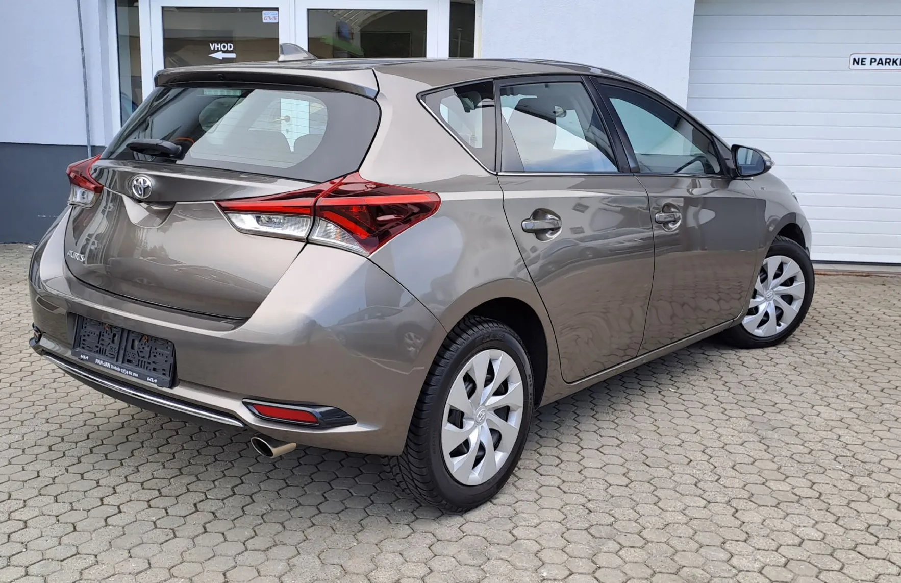 Zunanja slika - Toyota Auris - TS 1.6 D-4D Luna - 4