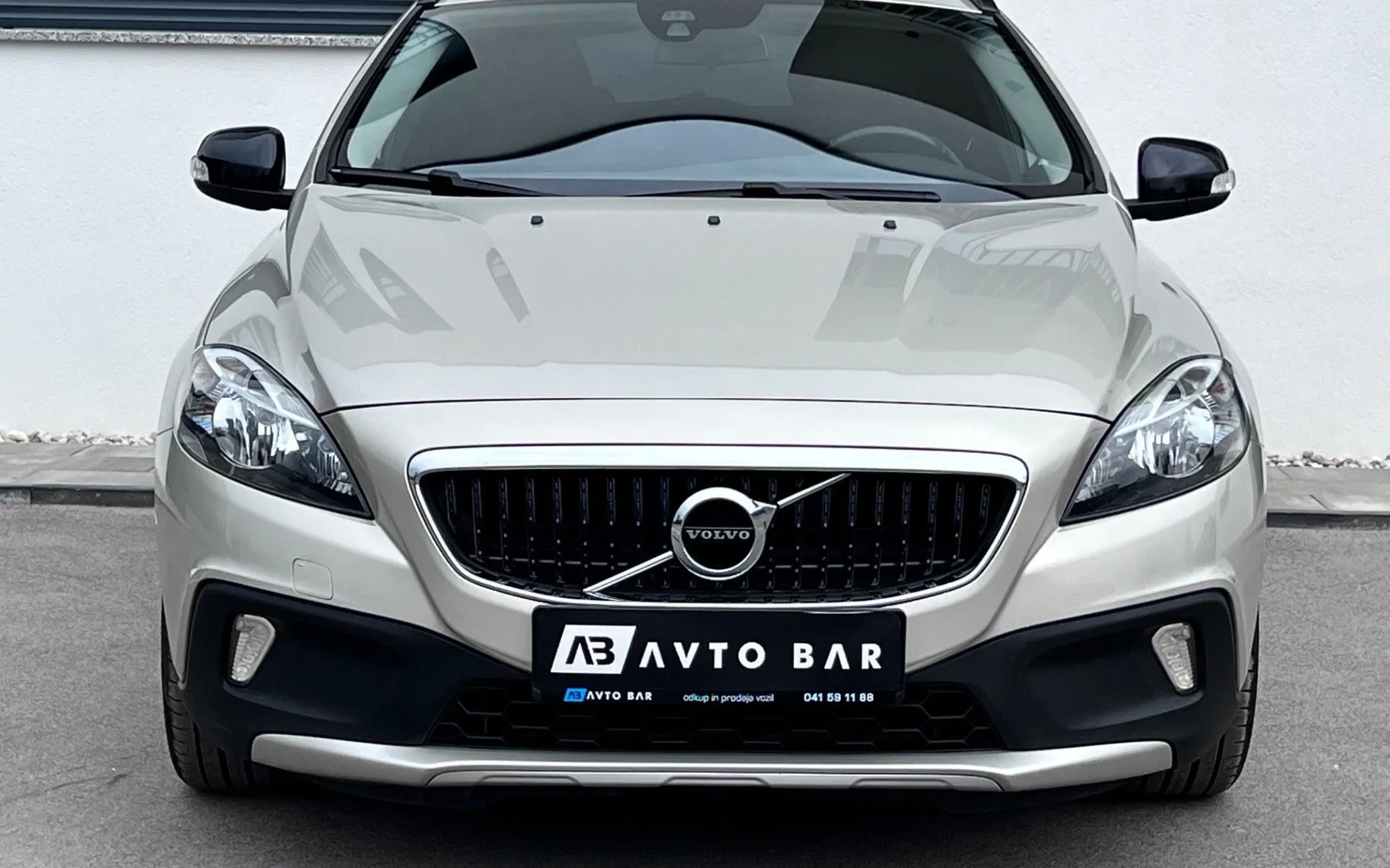 Zunanja slika - Volvo V40 Cross Country - 2.0TD+NAV+VIRTUAL+PDC+ALU... - 2