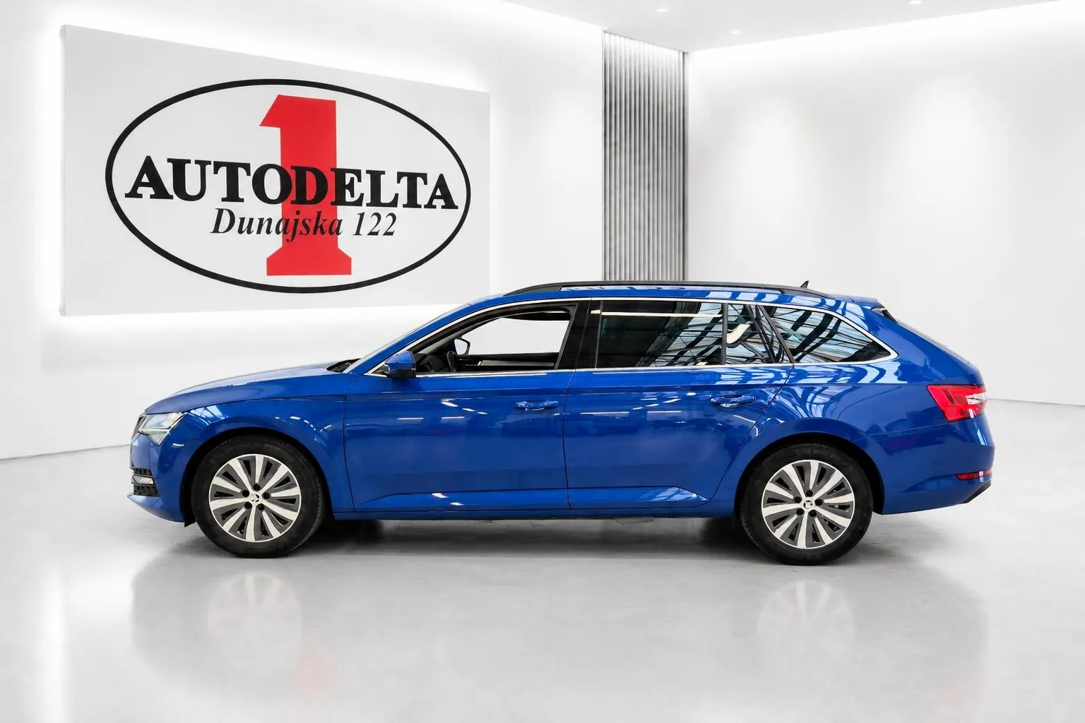 Zunanja slika - Škoda Superb - Combi 2.0 TDI Ambition DSG - 3