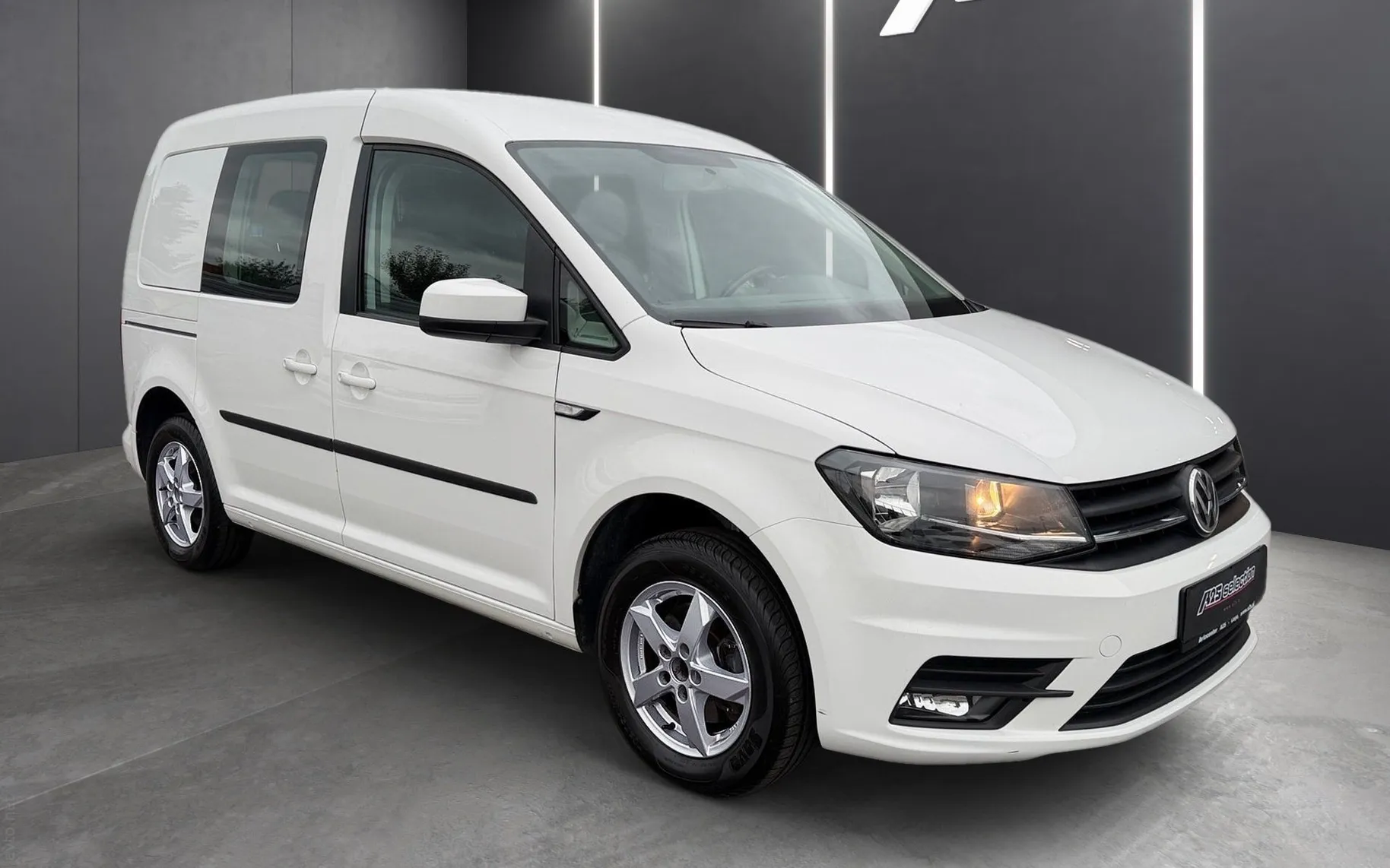 Zunanja slika - Volkswagen Caddy - 4 Business Trendline 2.0 TDI - 2