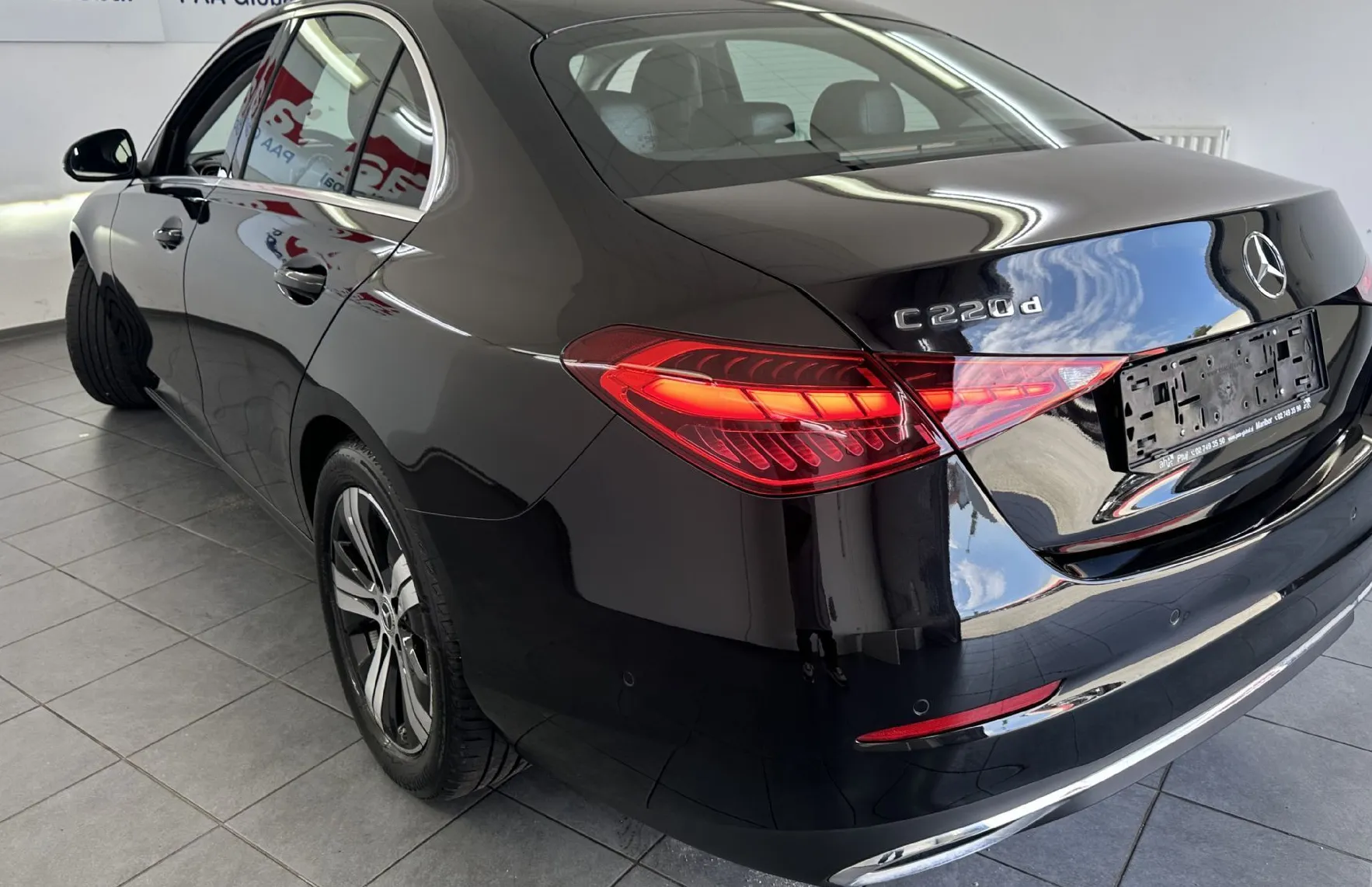 Zunanja slika - Mercedes-Benz C-Razred - C 220 d Avt.KAMERA.LEDNAVI.USNJE.ACC.SAMO 8.460 KM - 1
