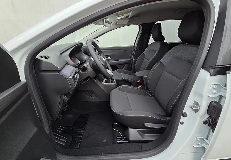 Zunanja slika - Dacia Jogger - Expression TCe110 2026 + Paket Udobje - 7