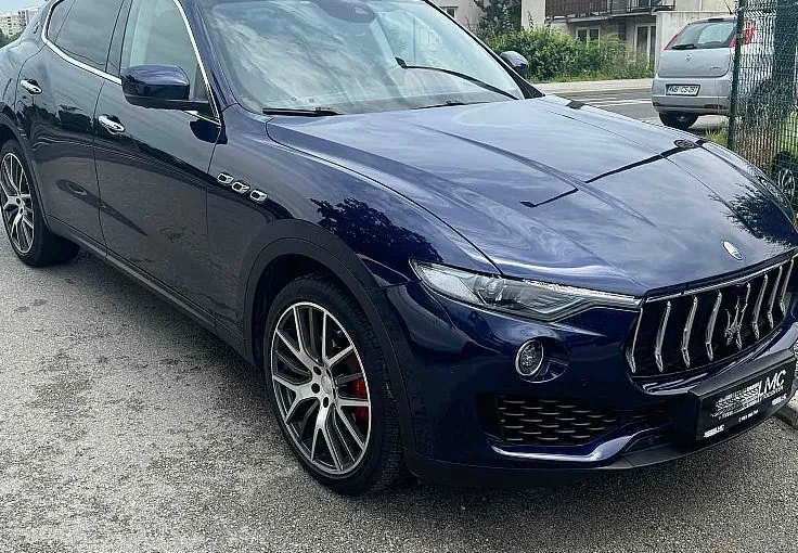 Zunanja slika - Maserati Levante - 3.0d Q4 275ks °21-COL° °KAMERA° °ZRAČNO VZMETENJE° - 4