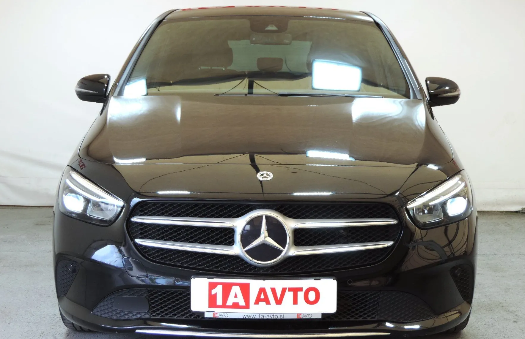 Zunanja slika - Mercedes-Benz B-Razred - B 180 d  Avt. LED-KAMERA-USNJE - 2