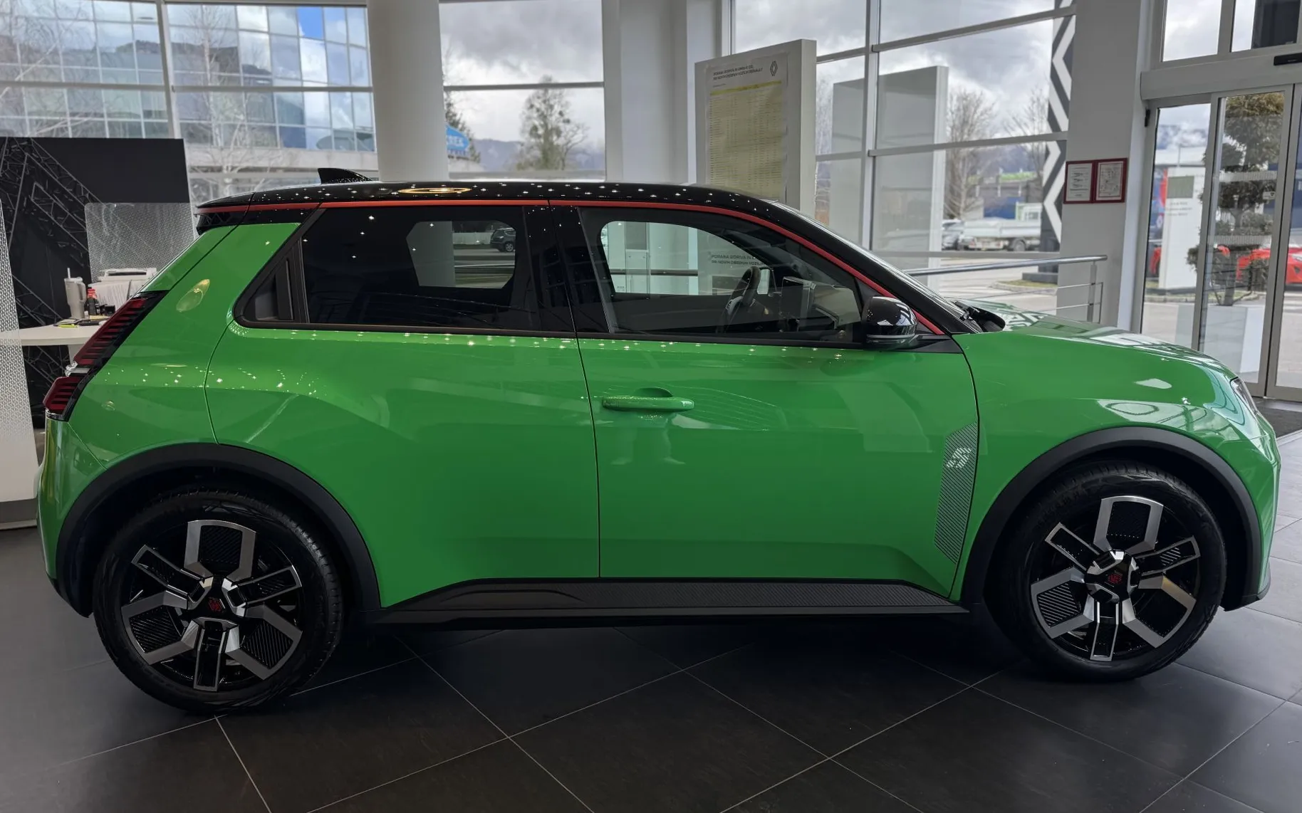 Zunanja slika - Renault 5 E-tech - techno EV52 110kW - 5