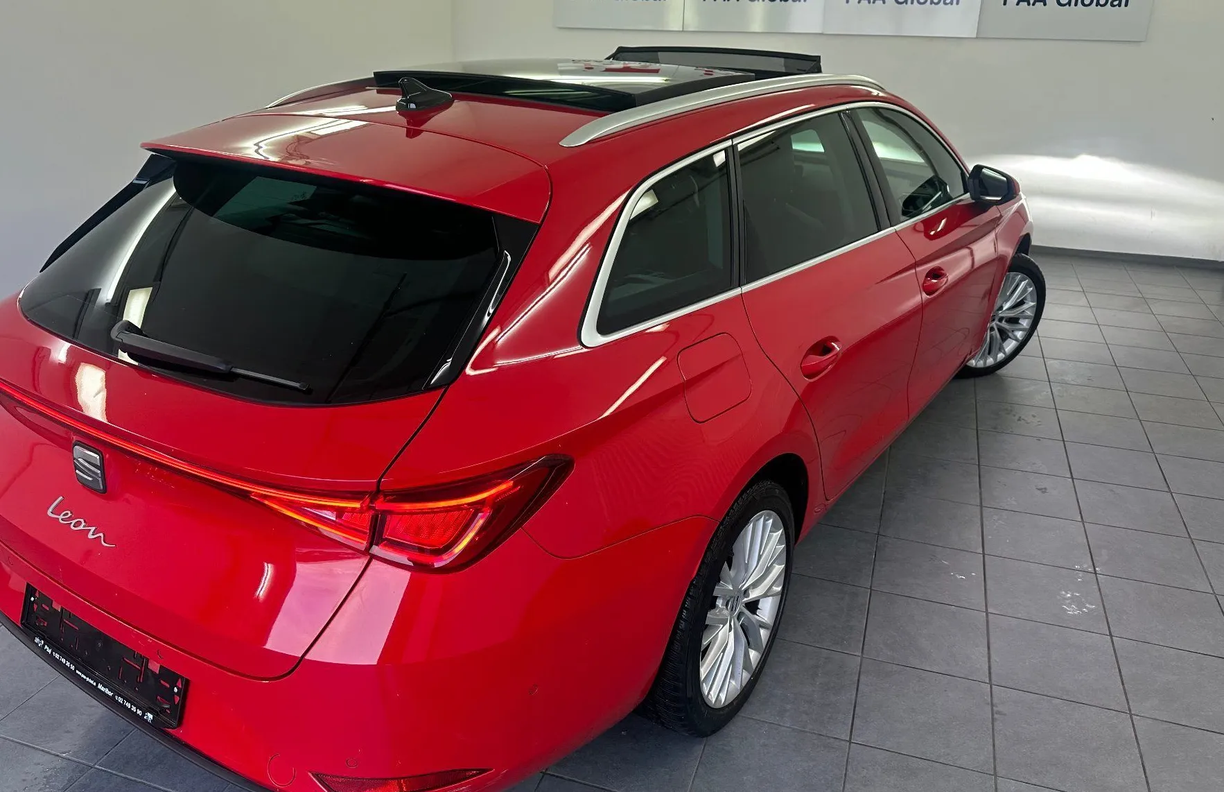 Zunanja slika - Seat Leon - 1.5 ETSI 110KW XCELLENCE.LED.KAMERA.PANORAMA - 4