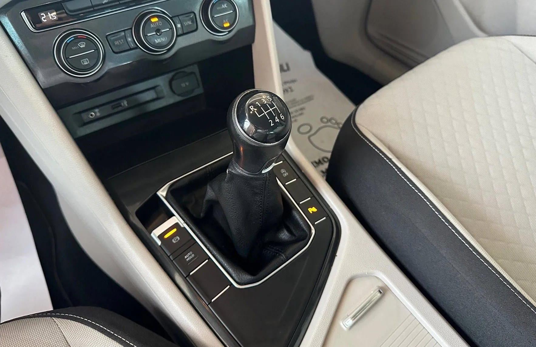 Zunanja slika - VW Tiguan - 2.0 TDI 20COL R-LINE LED NAVI PDC RADARSKI TEM T - 17