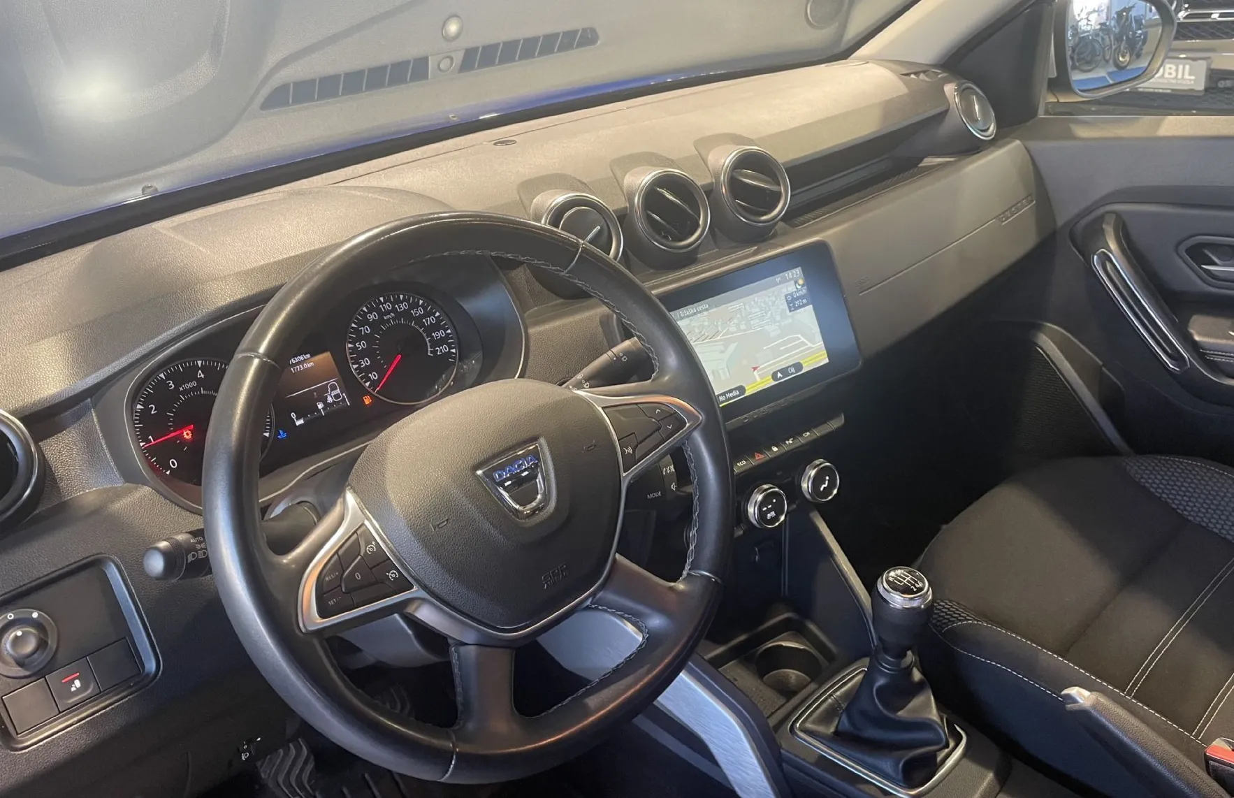 Zunanja slika - Dacia Duster - 1.5DCI-NAVIGACIJA-KEYLESS-KAMERA-LED-ALU-76000KM - 8