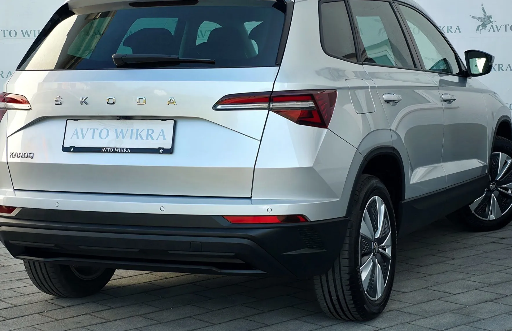 Zunanja slika - Škoda Karoq - 1.5TSI Selection DSG•ACC•KAMERA•LANE•KEYLESS•17C - 4