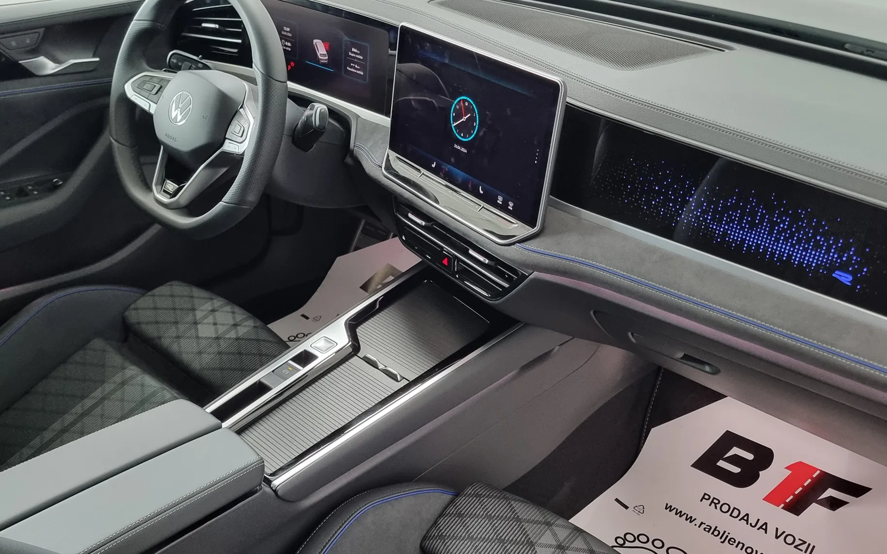 Notranja slika - Volkswagen Passat - Variant 1.5 eTSI R-Line DSG 110kW - 12