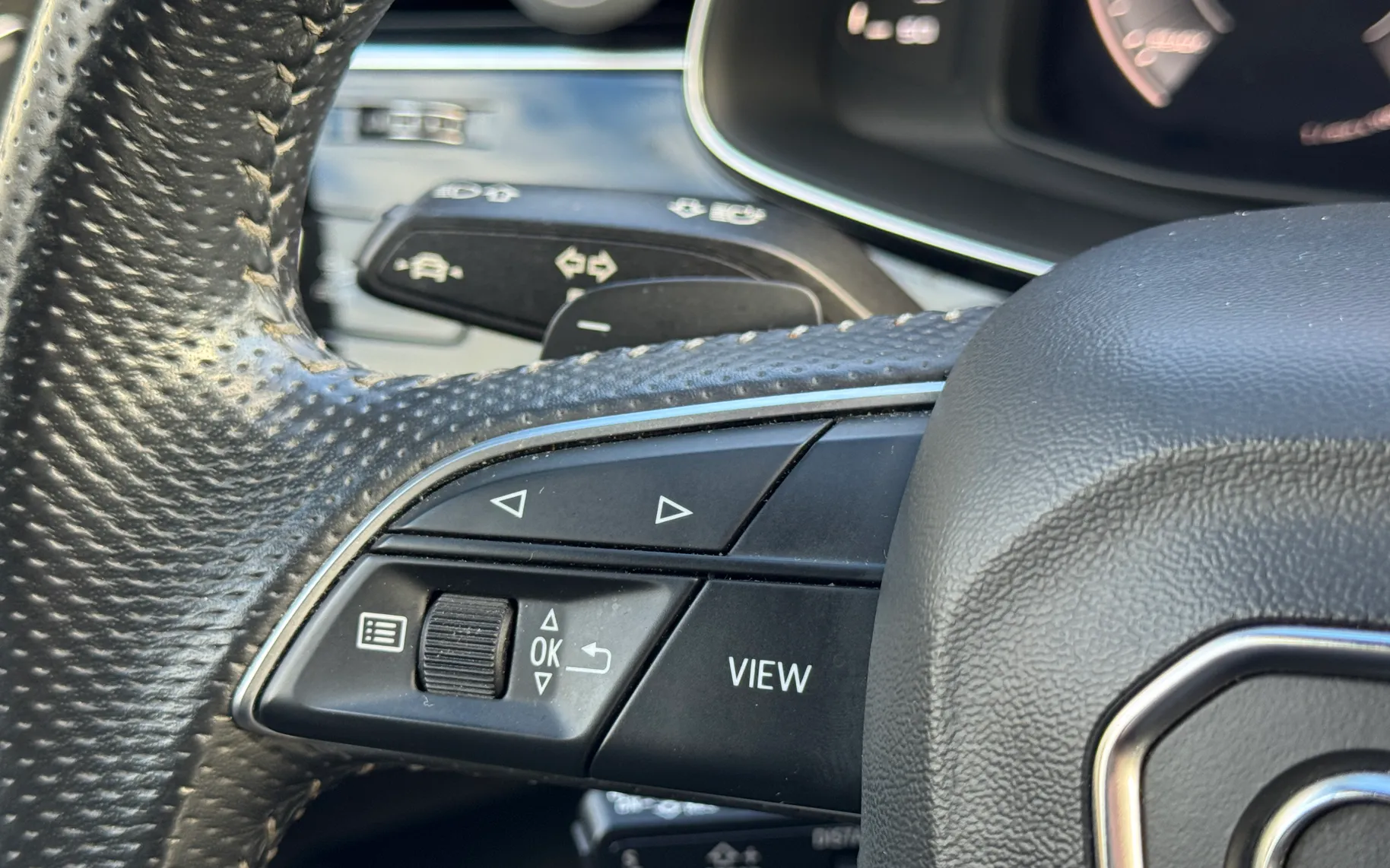 Notranja slika - Audi Q8 - quattro 50 TDI Tiptronic - 10