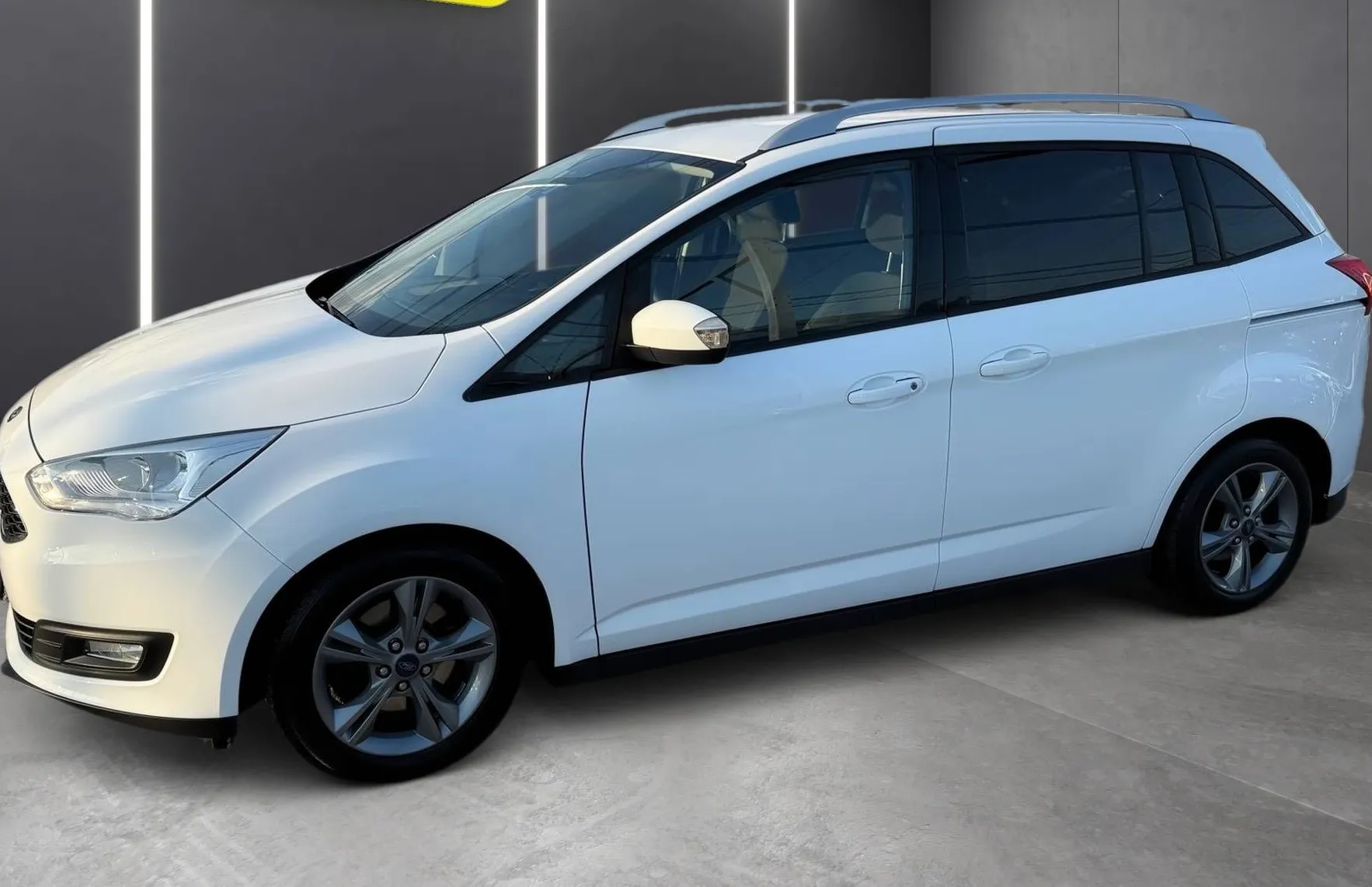 Zunanja slika - Ford Grand C-Max - 1.5 TDCi 1.LASNTIK SLO AVTO NAVI PDC - 3