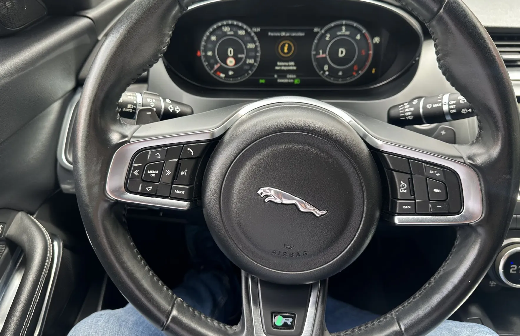 Zunanja slika - Jaguar E-PACE - AWD 2.0 TD4.4X4.R-Dynamic.KAMERA.LED.44.493 KM - 8