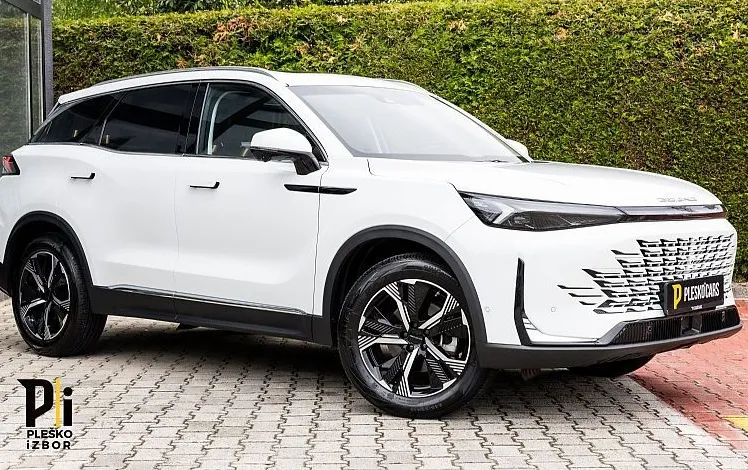 Zunanja slika - Baic X7 - 1.5T DCT 177 2WD - ZALOGA - 2