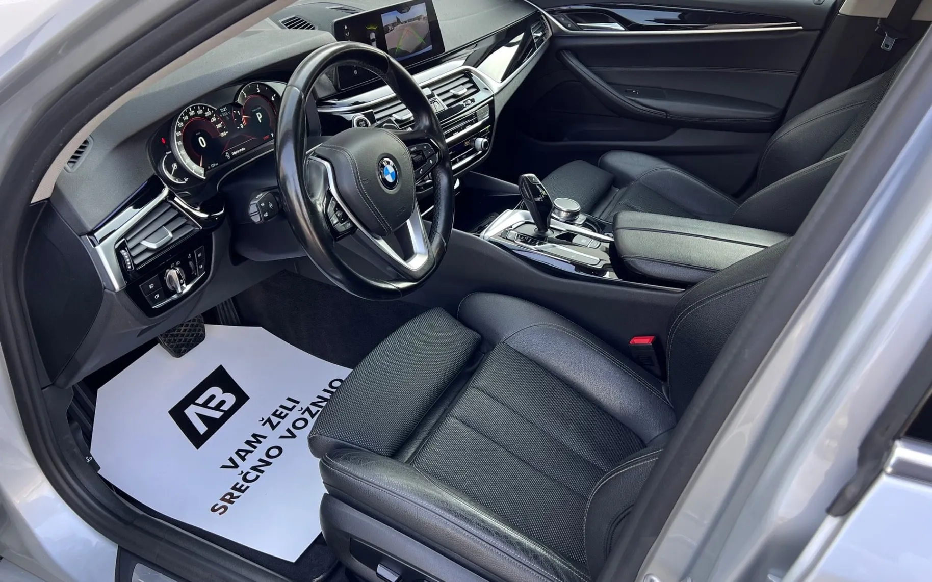 Notranja slika - BMW serija 5: - 520d xDrive+F1+SPORT+LED+VIRTUAL+NAVI+ALU... - 8