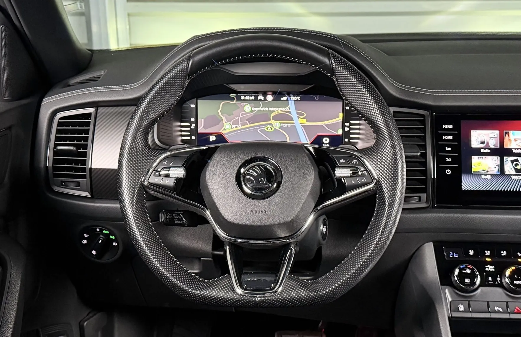 Zunanja slika - Škoda Kodiaq - 2.0 TDI SPORTLINE DSG - PANO - HLAJ GRET SED. - 9