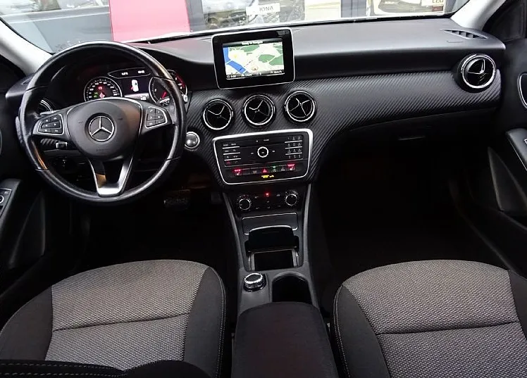 Zunanja slika - Mercedes-Benz GLA-Razred - GLA 200 d 136KM Avt.7G - KOT NOV - SERVISIRAN - - 12
