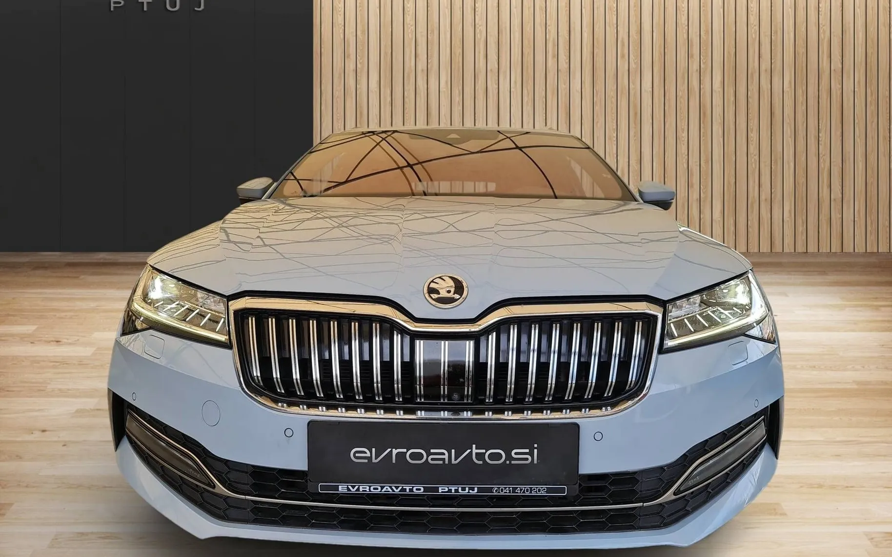 Zunanja slika - Škoda Superb - Combi 2.0 TDI L K Laurin Klement•Tovarniš. jamstvo - 2
