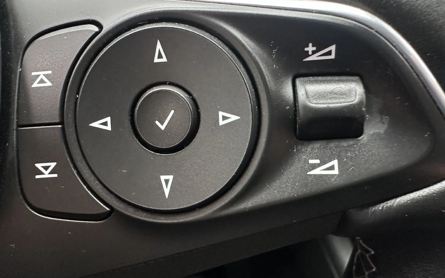 Notranja slika - Opel Insignia - 2.0 CDTI Innovation.NEMŠKI+4ALU.KAMERA.USNJE.DIZEL - 14