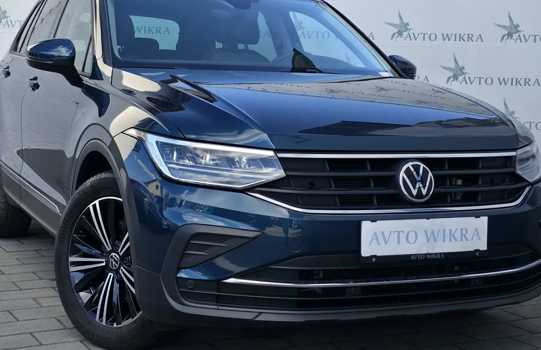 Zunanja slika - Volkswagen Tiguan - 2.0TDI Life LED•ACC•HEAD•PANOR•KAMERA•KLJUKA•18C• - 1