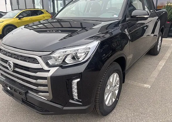 Zunanja slika - KG Mobility Musso - 2.2XDI VENTURE 4X4 M T - 1