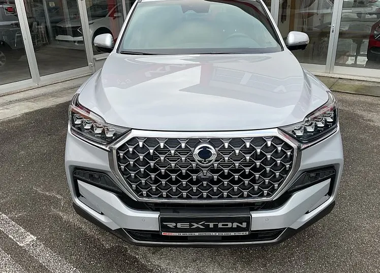 Zunanja slika - SsangYong Rexton - 2.2 XDi Limited Exclusive Panorama 4WD A T - 2